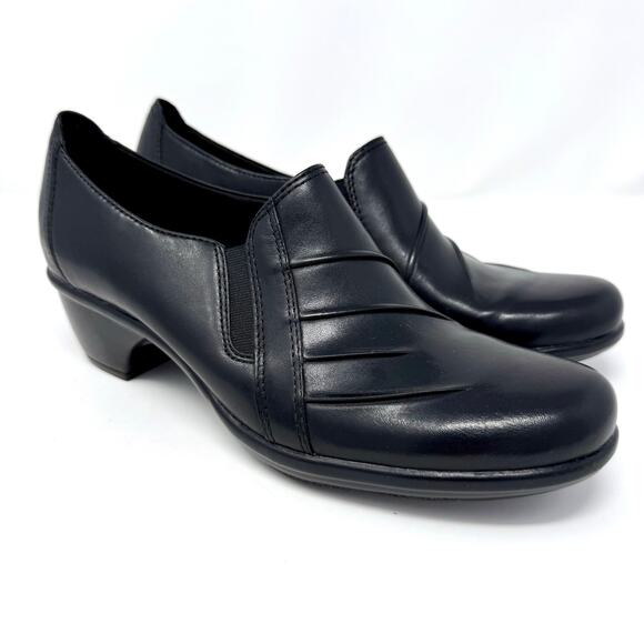 Clarks Partridge Size 8.5 Leather Loafer Pump Black Pleated Bootie Shootie NIB - Picture 1 of 5